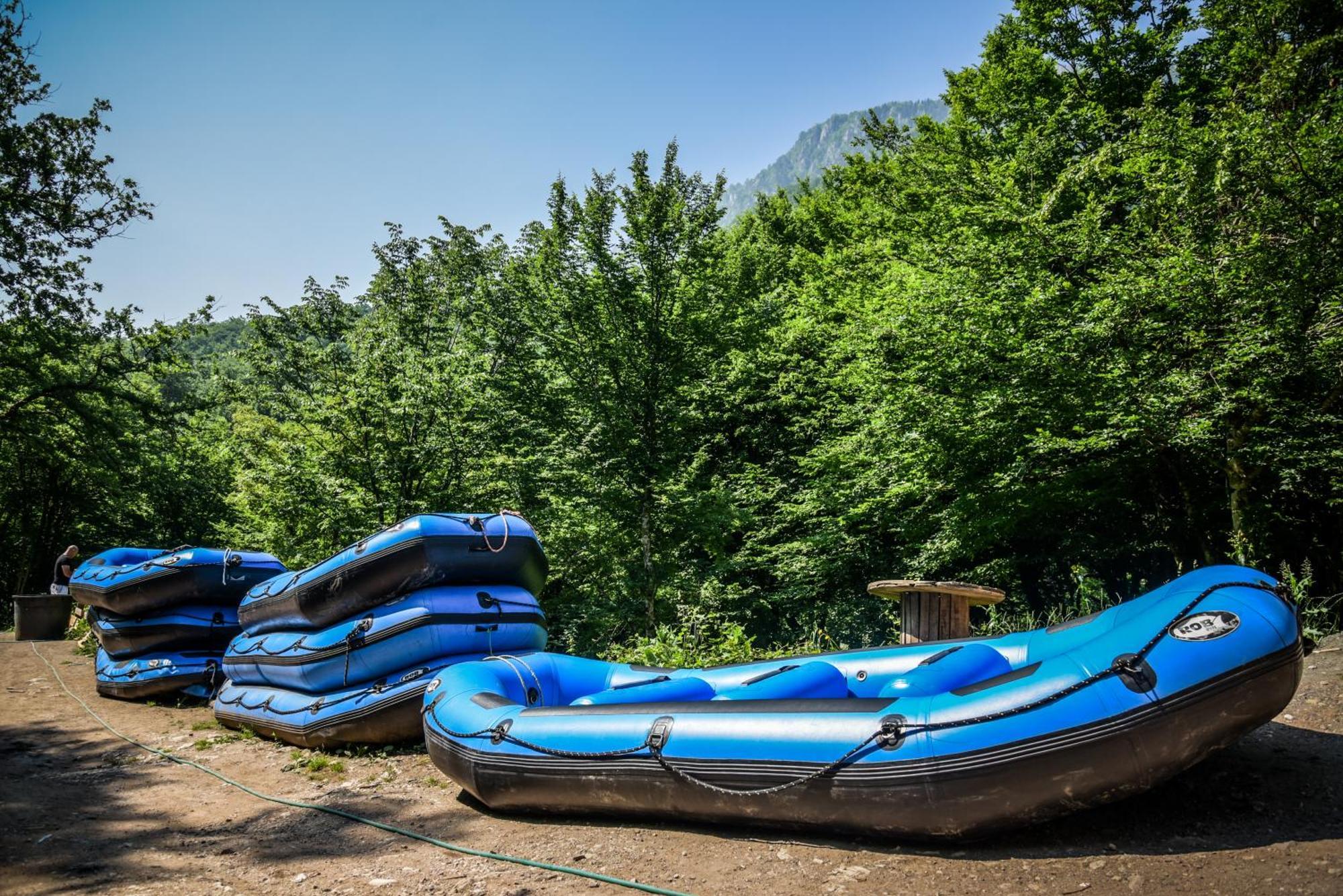 Camp Divlja Rijeka Hotel Hum Eksteriør billede
